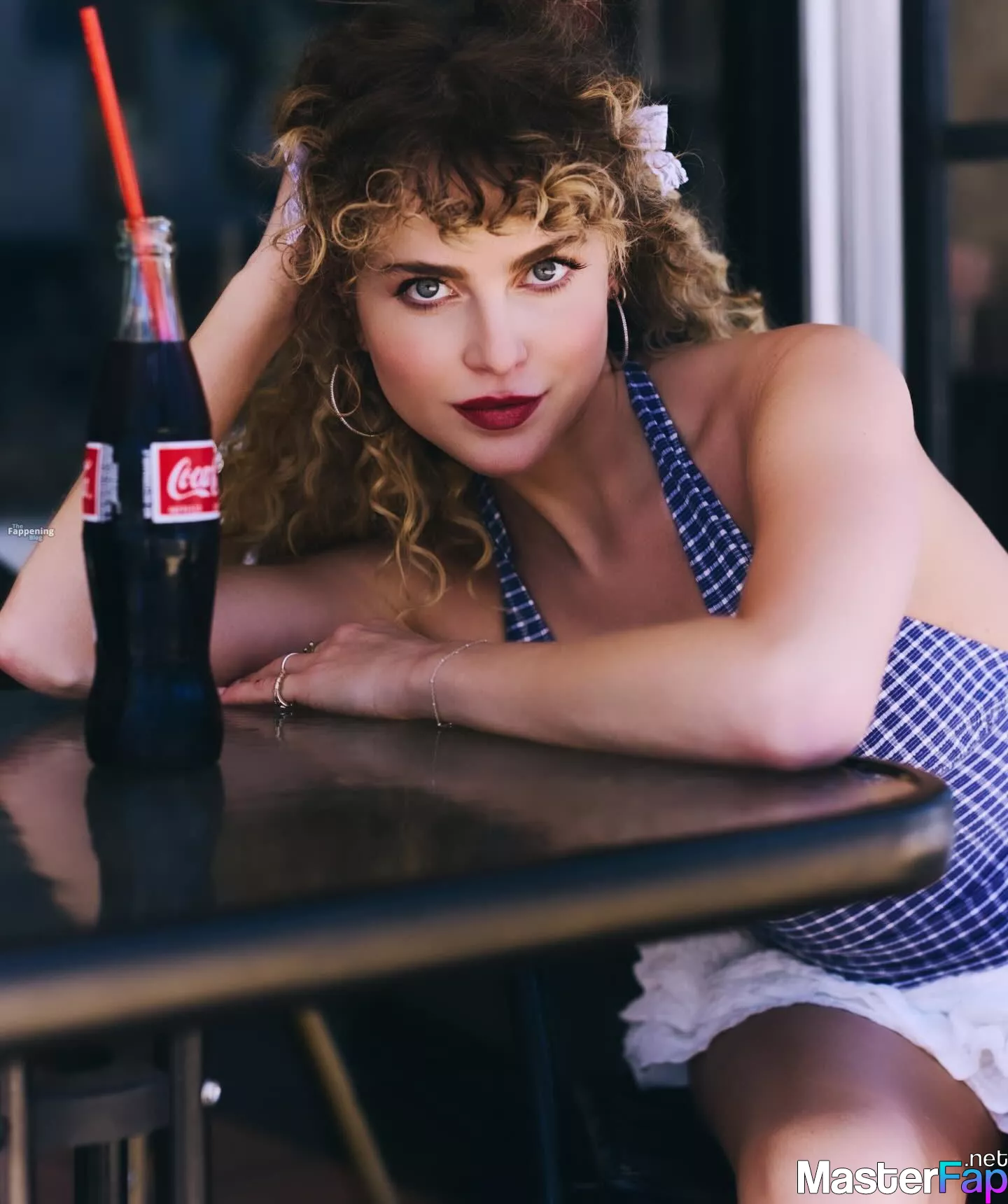 Anne Winters Free Leaked Boobs Picture