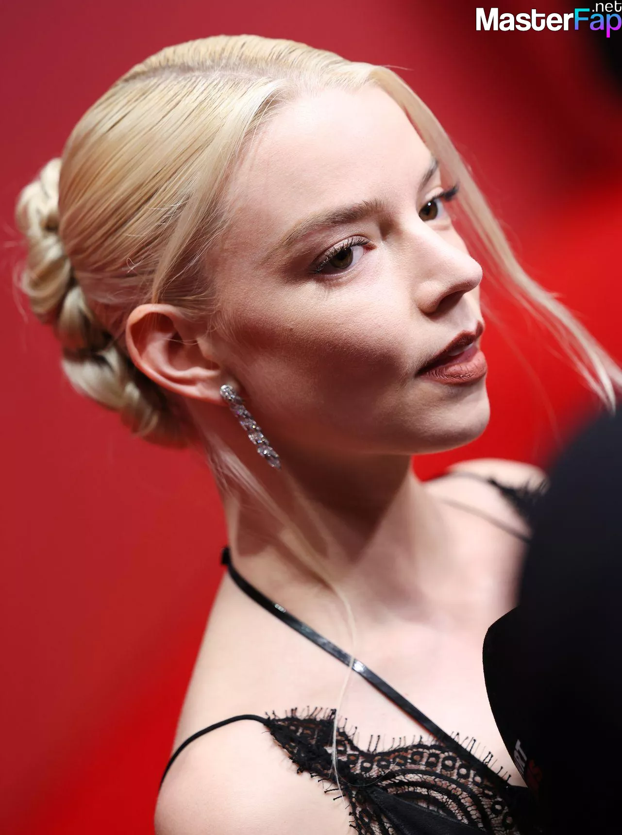 Anya Taylor Joy Free Leaked Webcam leaks Picture