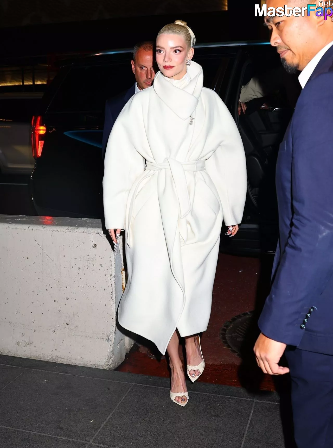 Anya Taylor Joy Free Leaked Fingering Picture