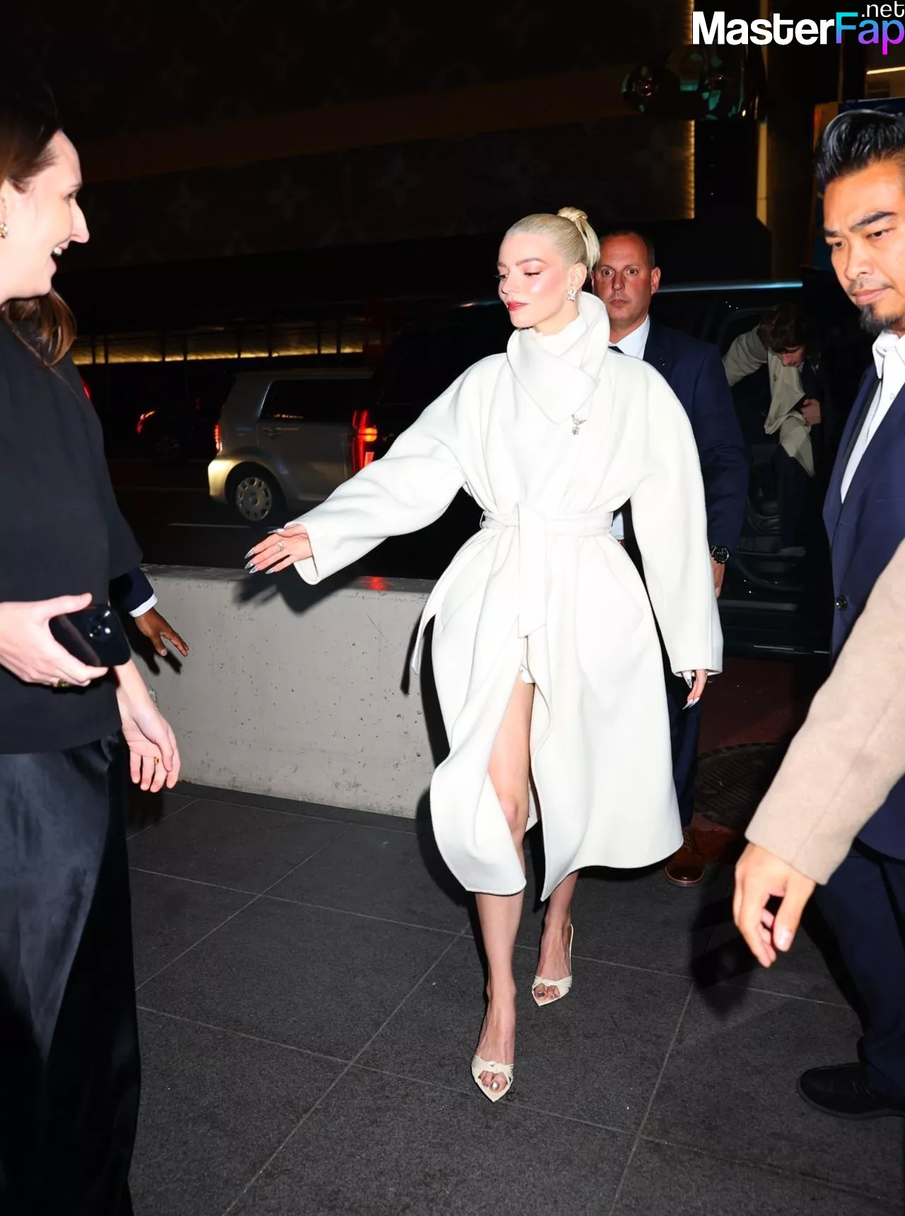 Anya Taylor Joy Free Leaked Squirt Picture