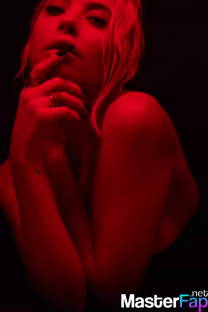 ashley-benson