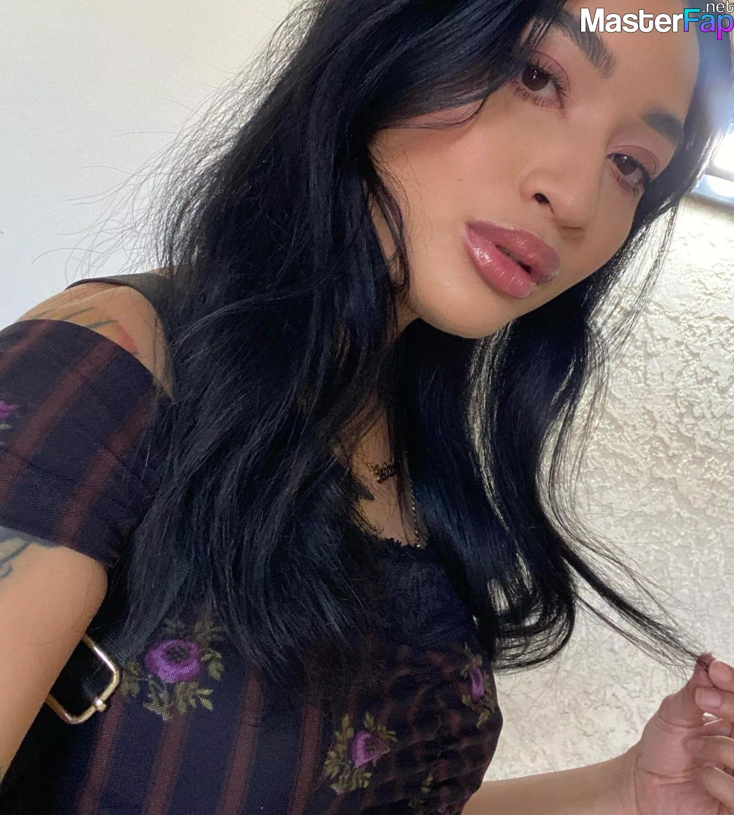 Avery Black Free Leaked Exposed Picture