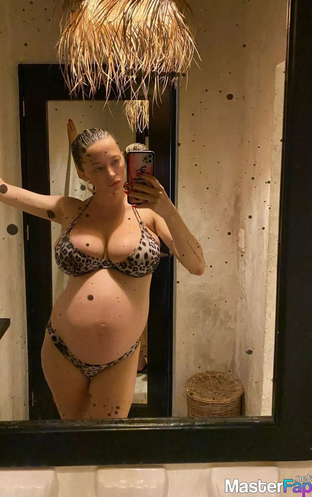 Exclusive Caroline Vreeland Content on OnlyFans
