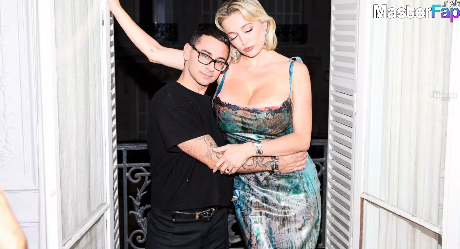 Caroline Vreeland Free Leaked Boobs Picture