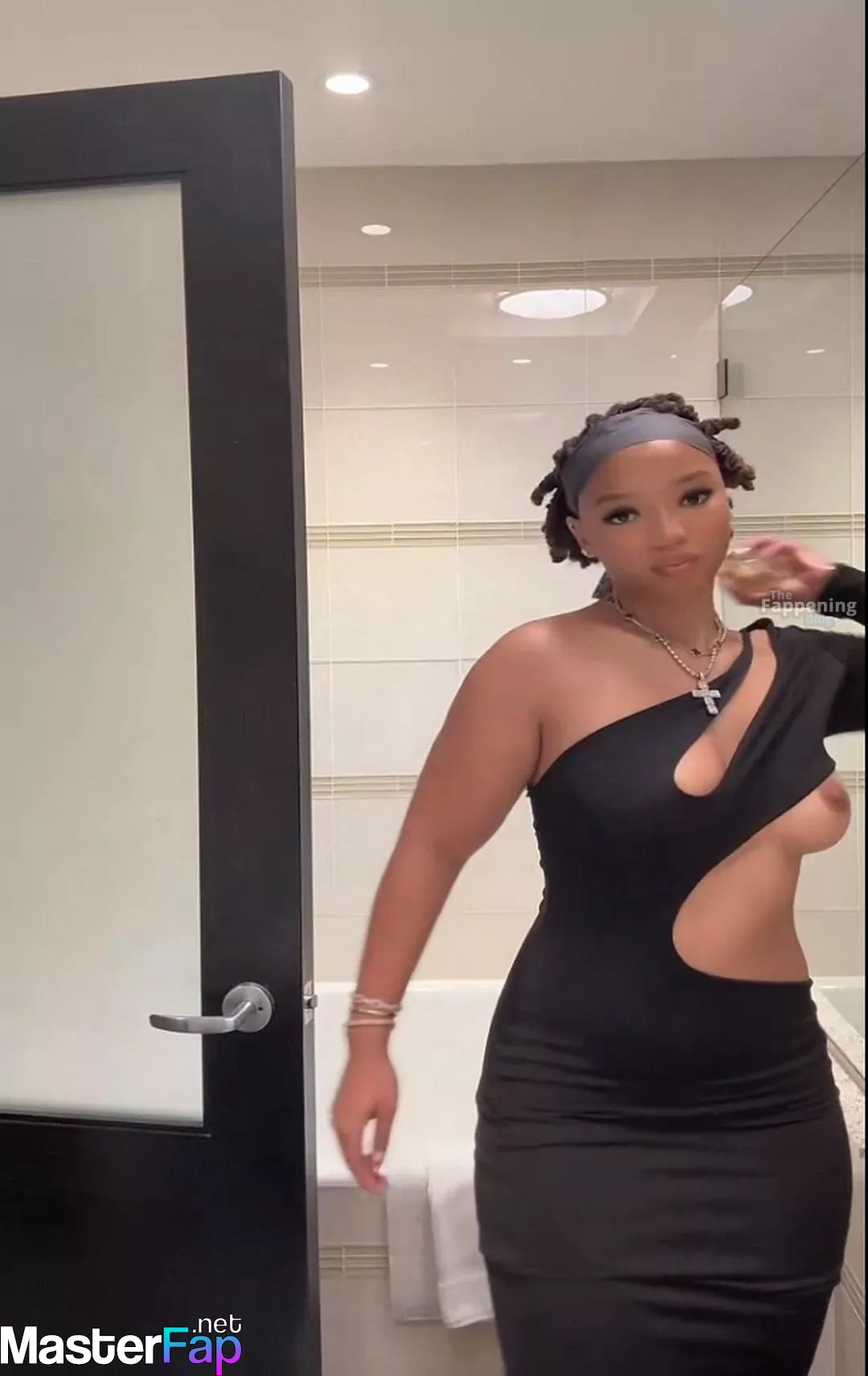 Chloe Bailey Free Leaked Tits Picture