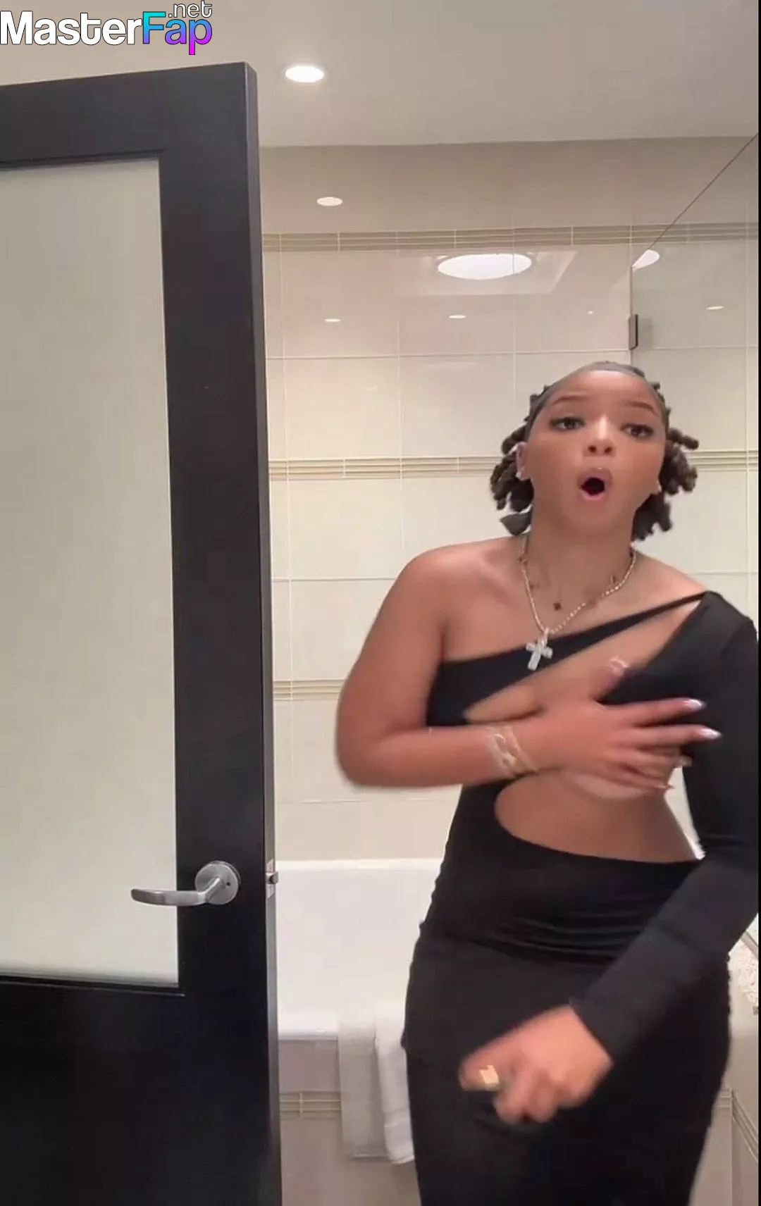 Chloe Bailey Free Leaked Boobs Picture