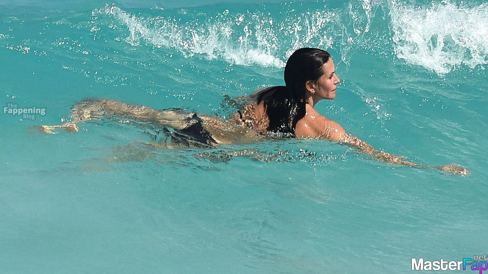 Courteney Cox Free Leaked Squirt Picture