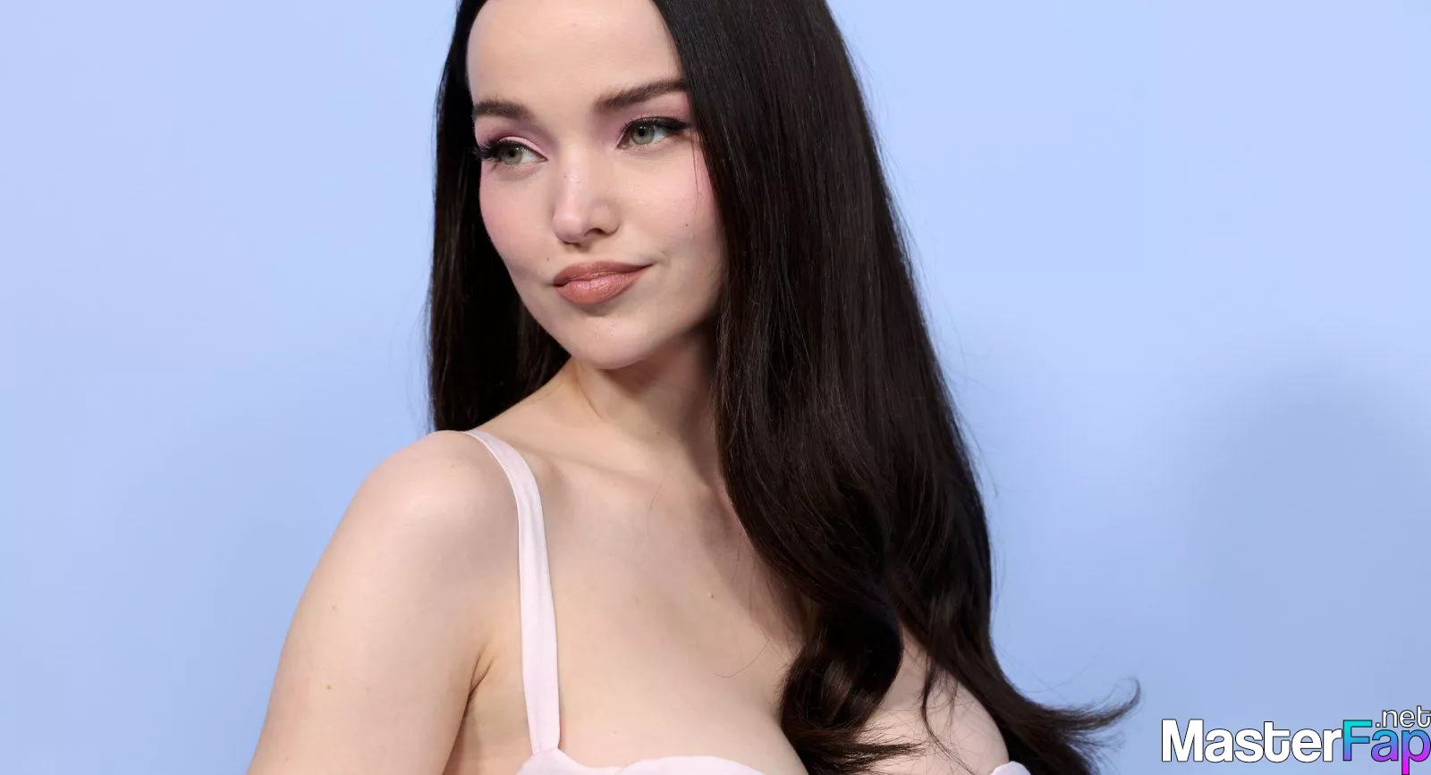 Dove Cameron Free Leaked Tits Picture