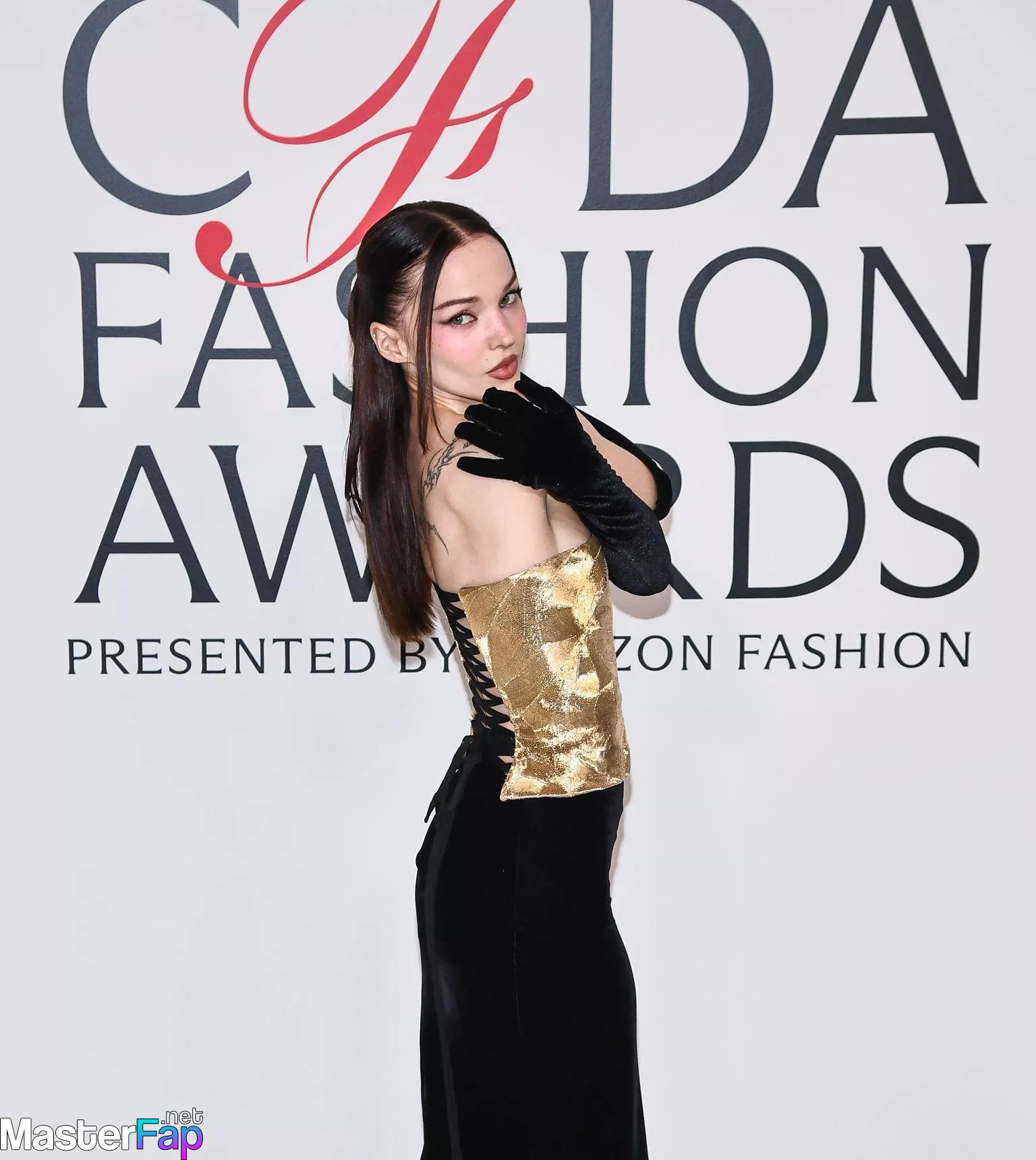 Dove Cameron Free Leaked Licking Picture