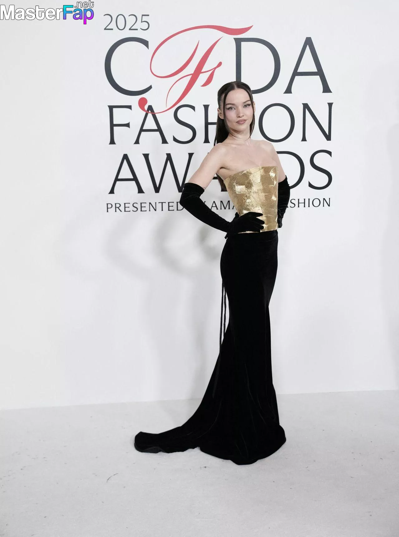 Dove Cameron Free Leaked Boobs Picture