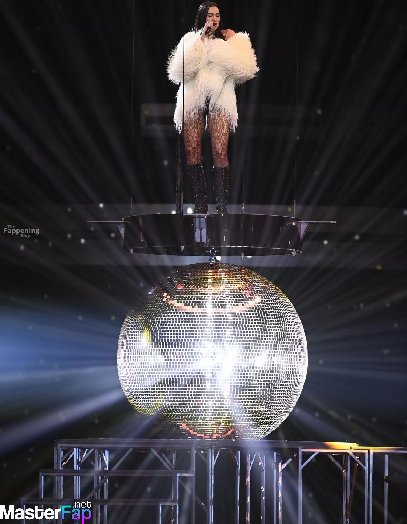 Dua Lipa Free Leaked Boobs Picture