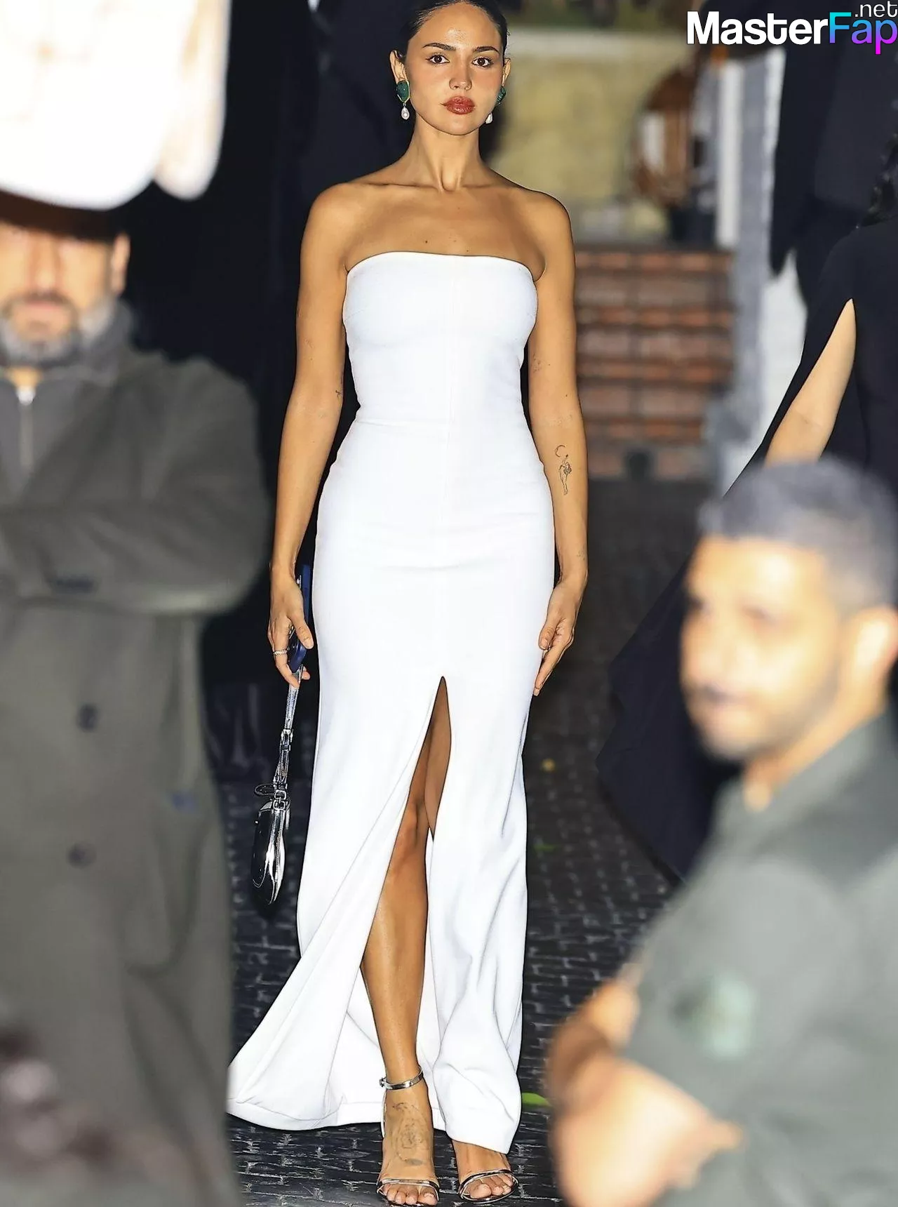 Eiza González Free Leaked Boobs Picture