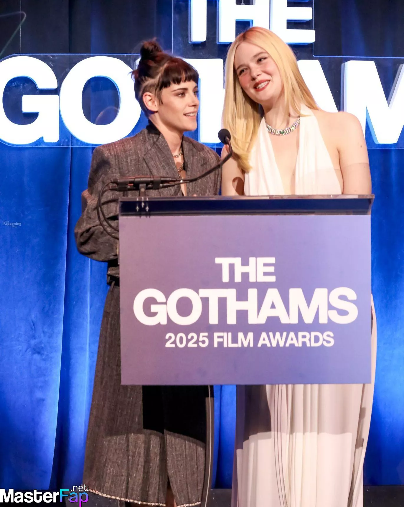 Elle Fanning Free Leaked Pee leaks Picture