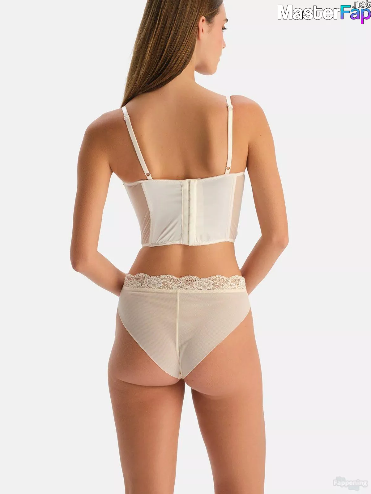 Emily Feld Free Leaked Interracial Picture