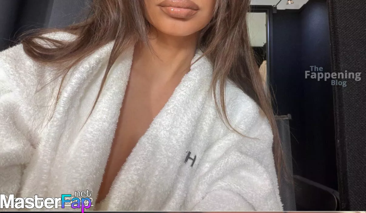 Emily Ratajkowski Free Leaked Vagina Picture