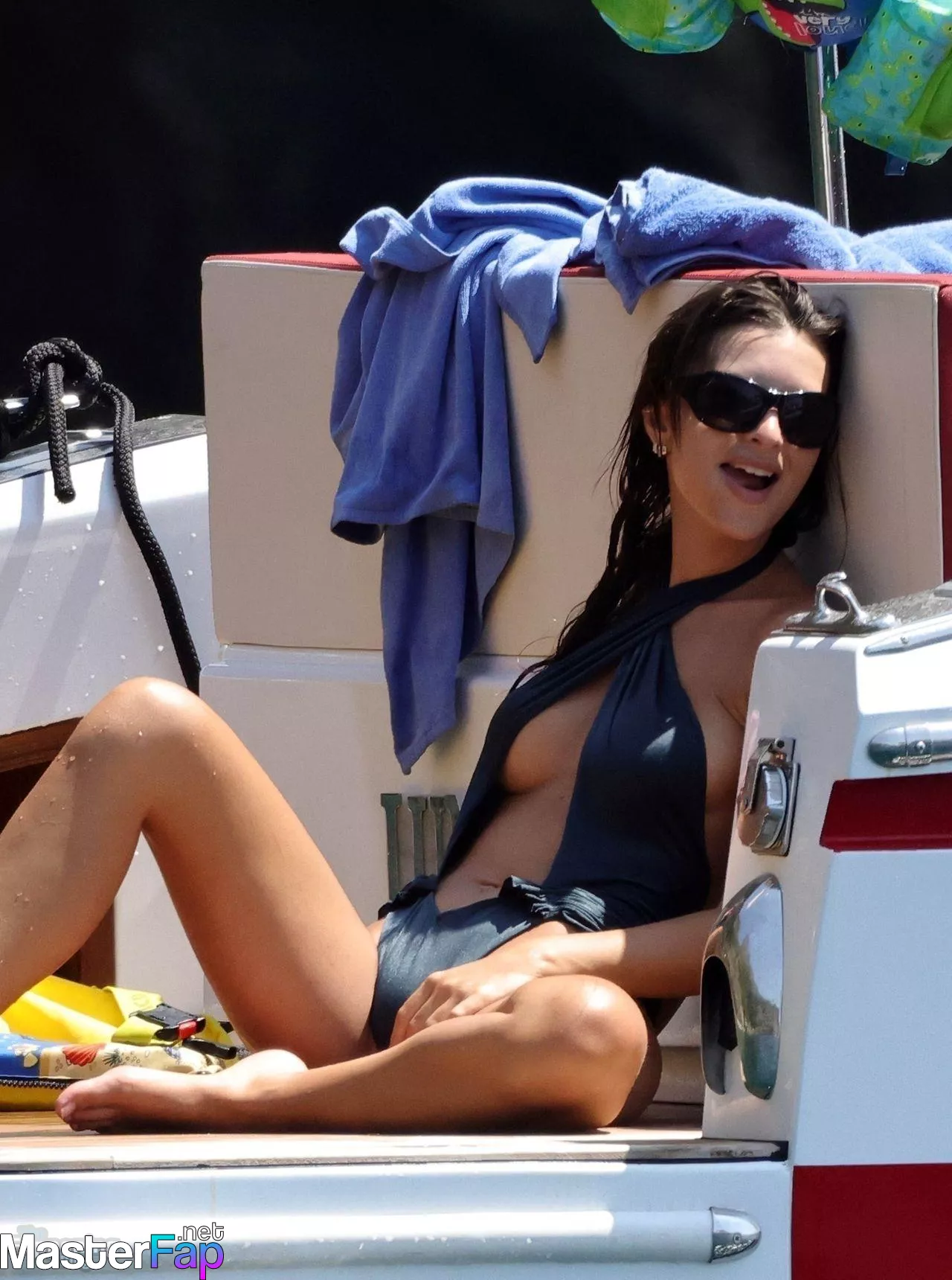 emily-ratajkowski
