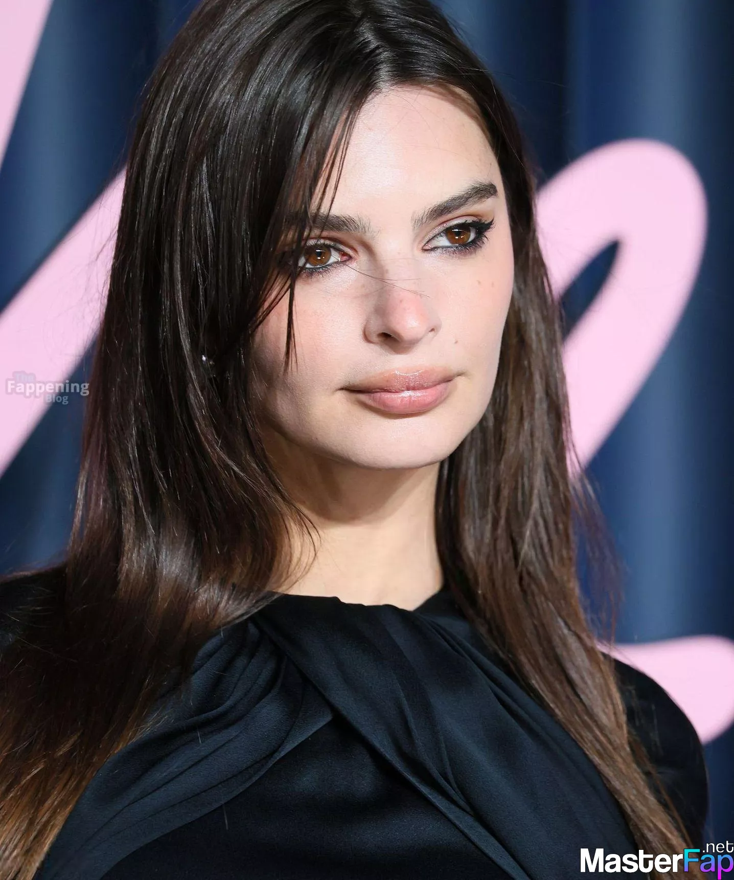 Emily Ratajkowski Free Leaked Pee leaked Picture