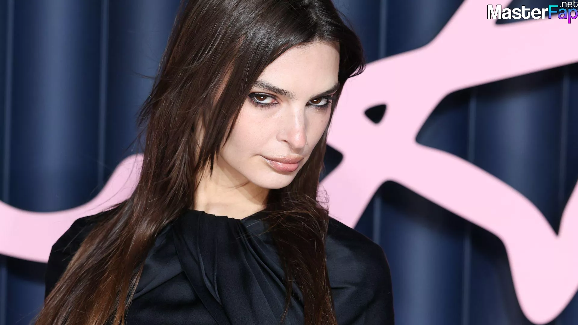 Emily Ratajkowski Free Leaked Massage Picture