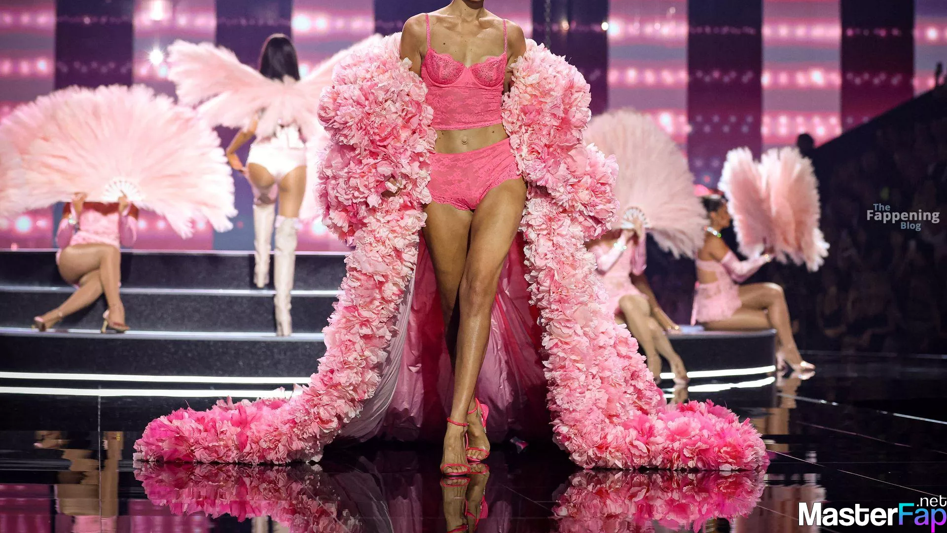 Gigi Hadid Free Leaked Tits Picture