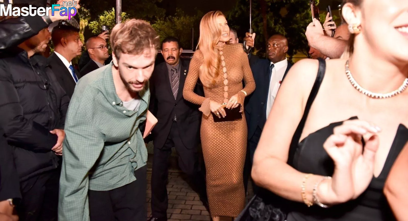 Gisele Bundchen Free Leaked Butt leaks Picture