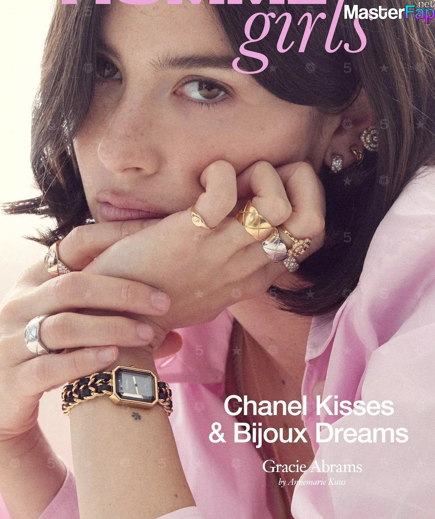 Gracie Abrams Free Leaked Toys Picture