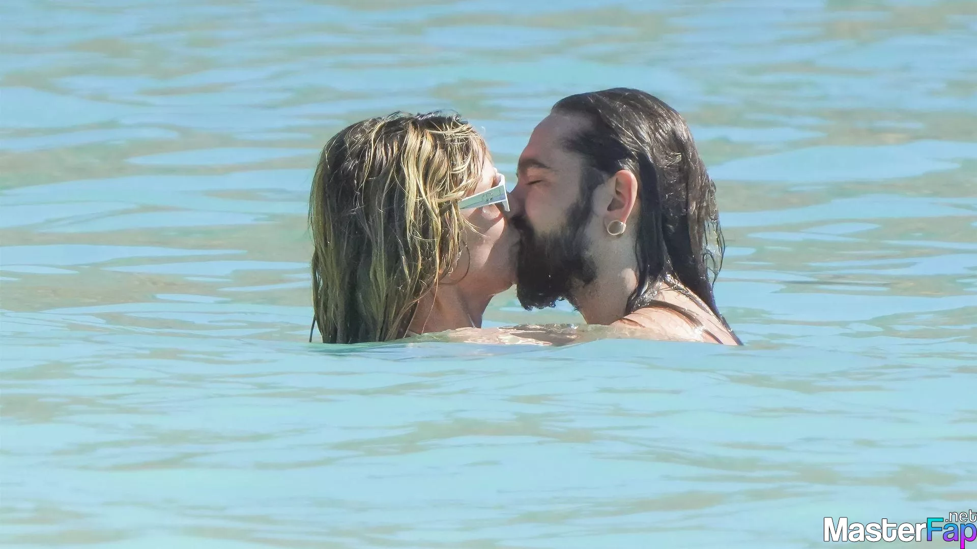 Heidi Klum Free Leaked Striptease leaks Picture