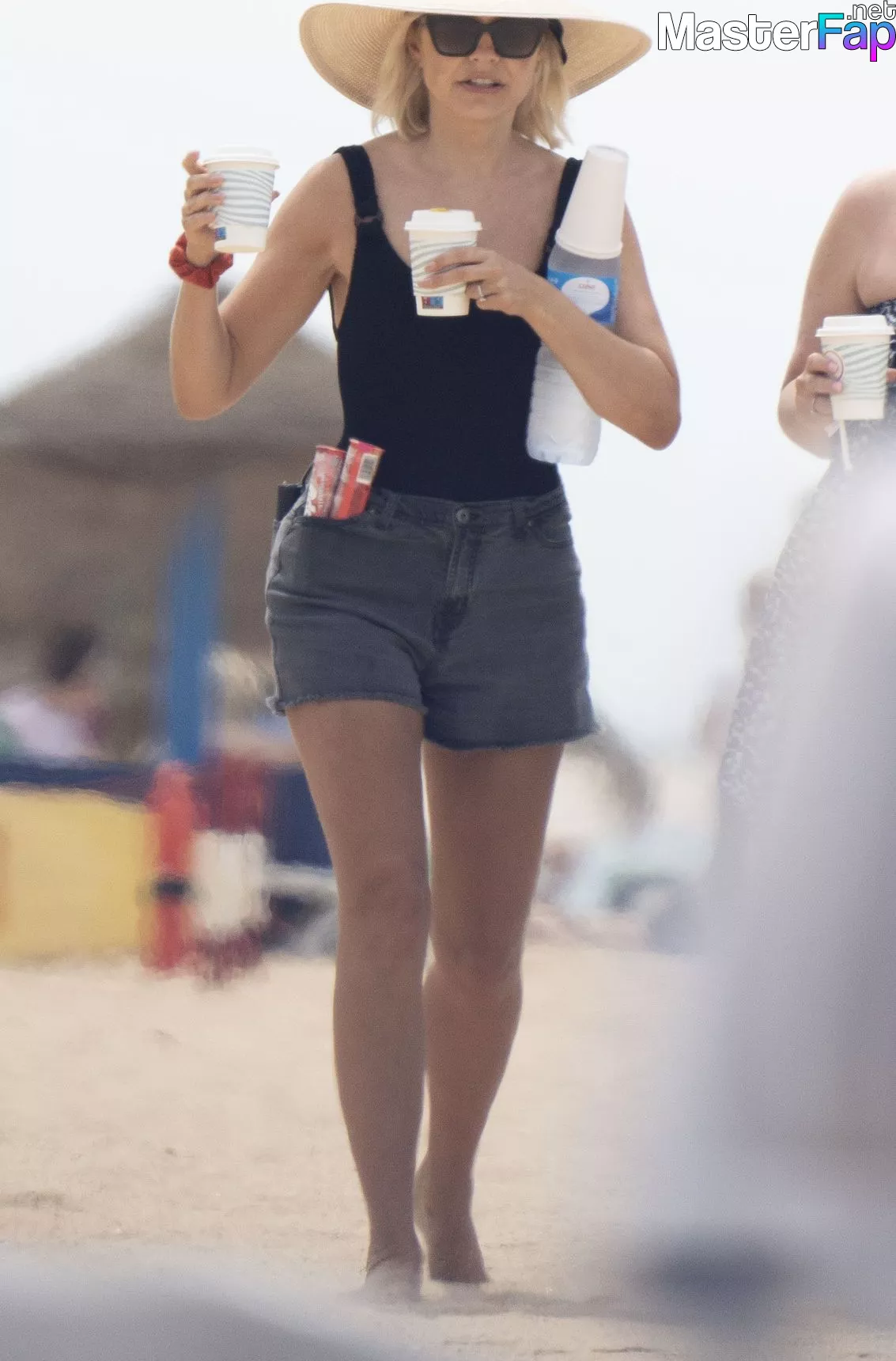 holly-willoughby