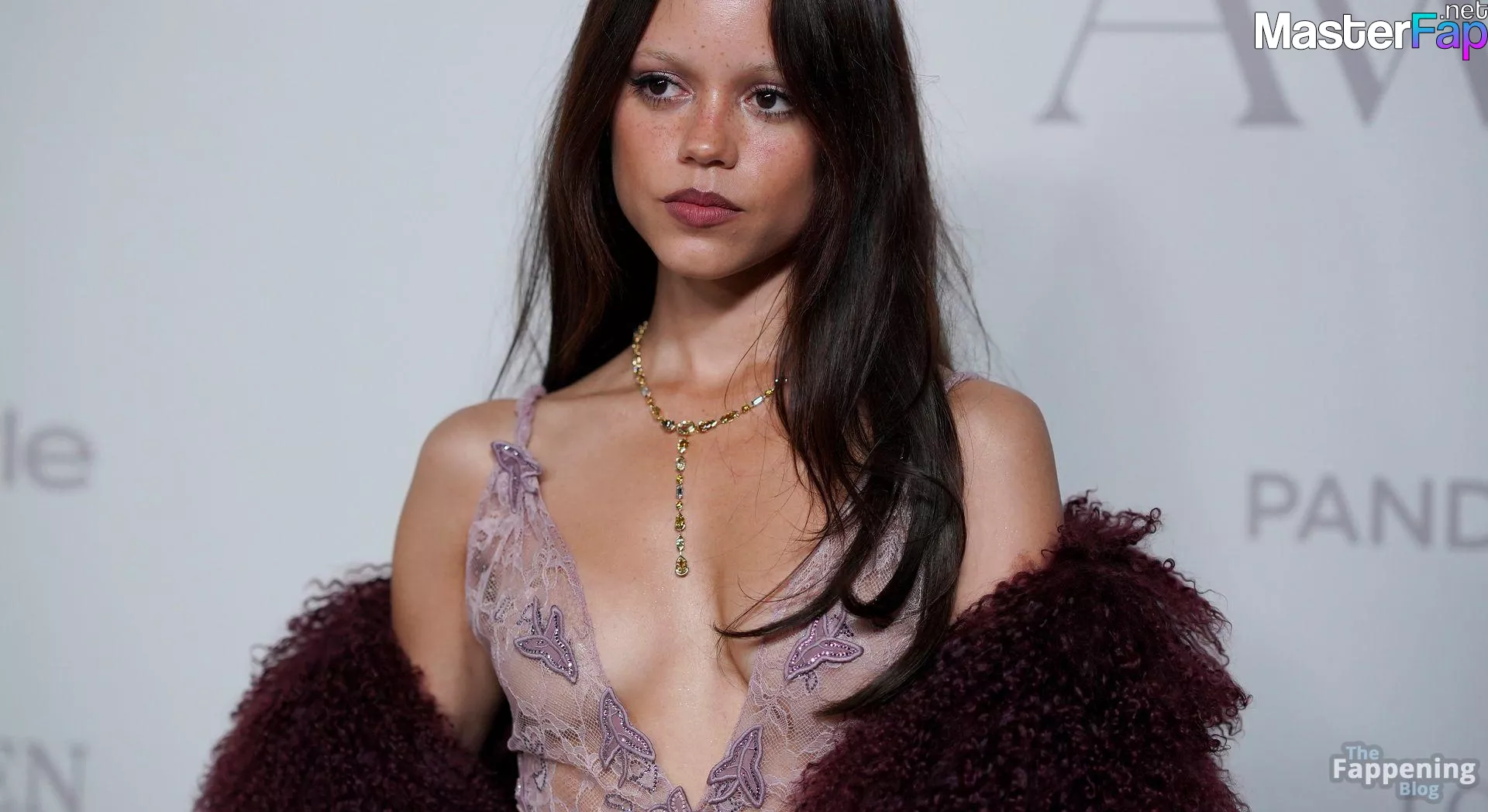 Jenna Ortega Free Leaked Threesome leaks Picture