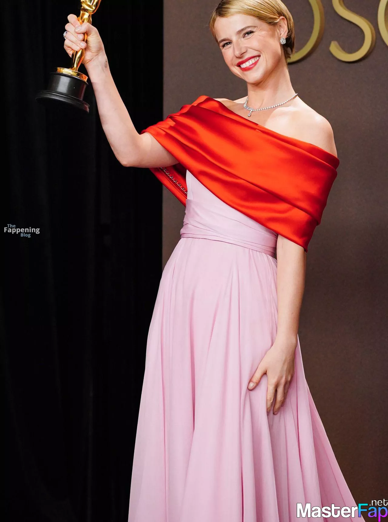 Jessie Buckley Free Leaked Tits Picture