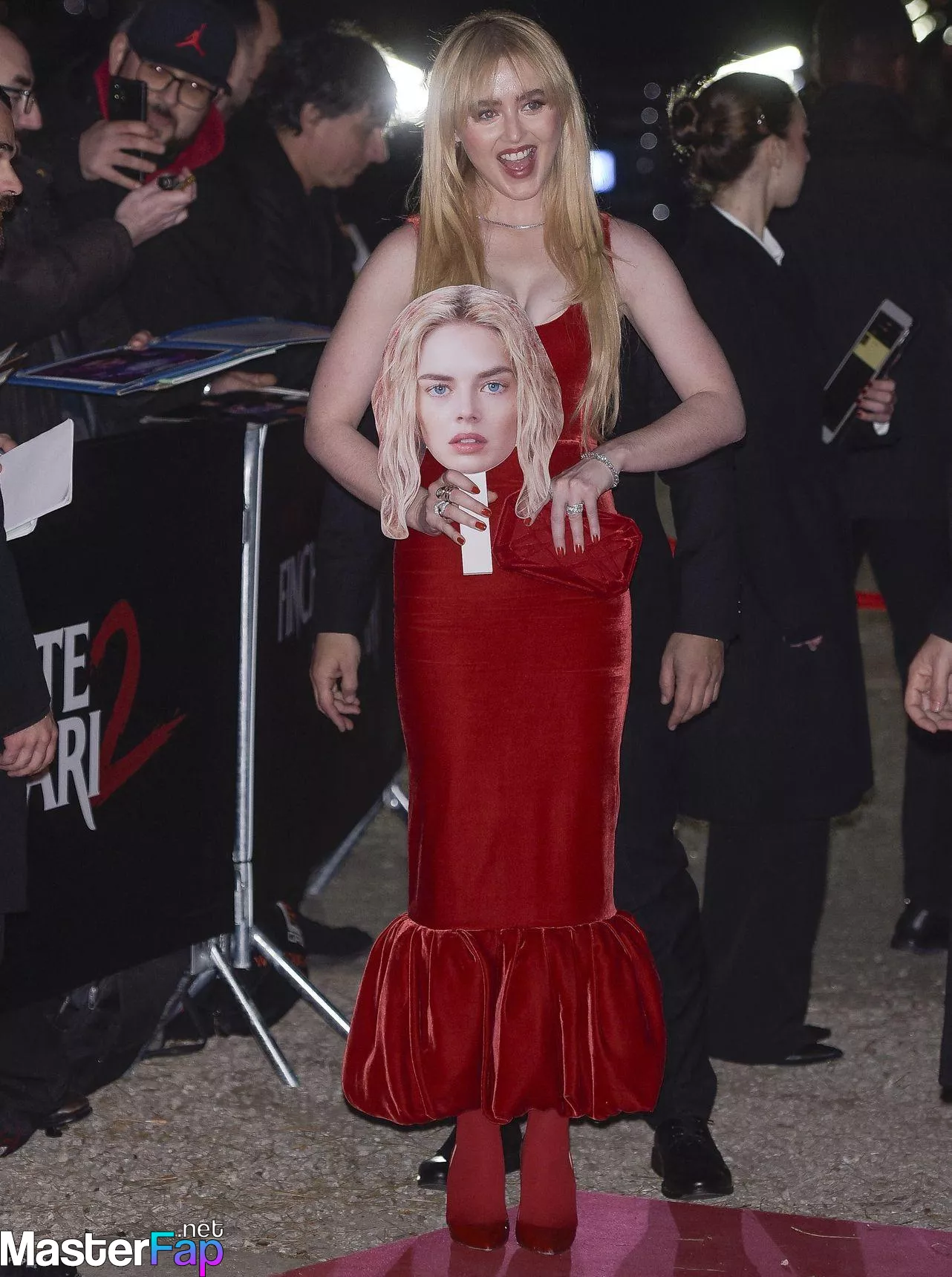 Kathryn Newton Free Leaked Threesome leaks Picture