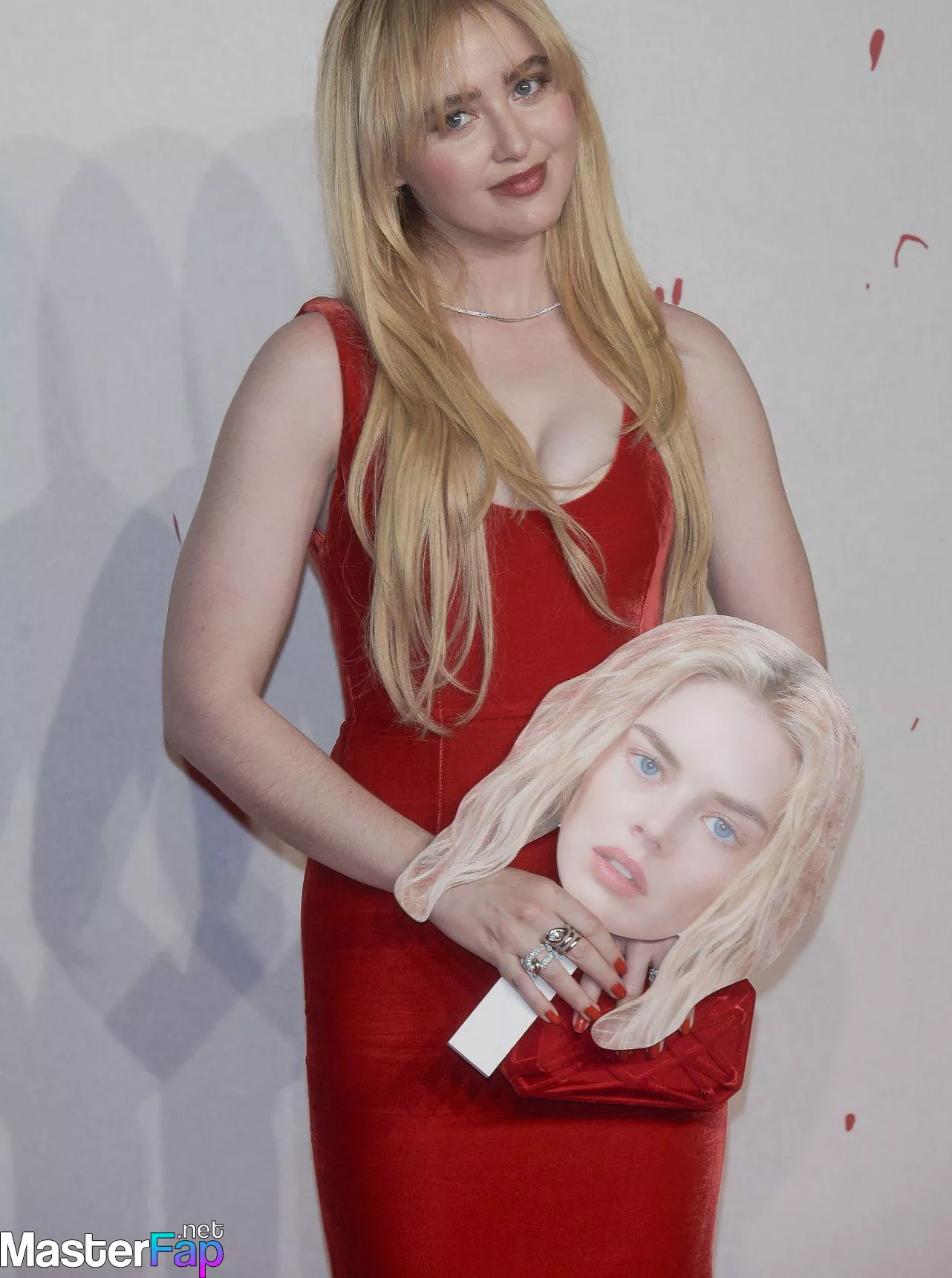 Kathryn Newton Free Leaked Butt leaks Picture