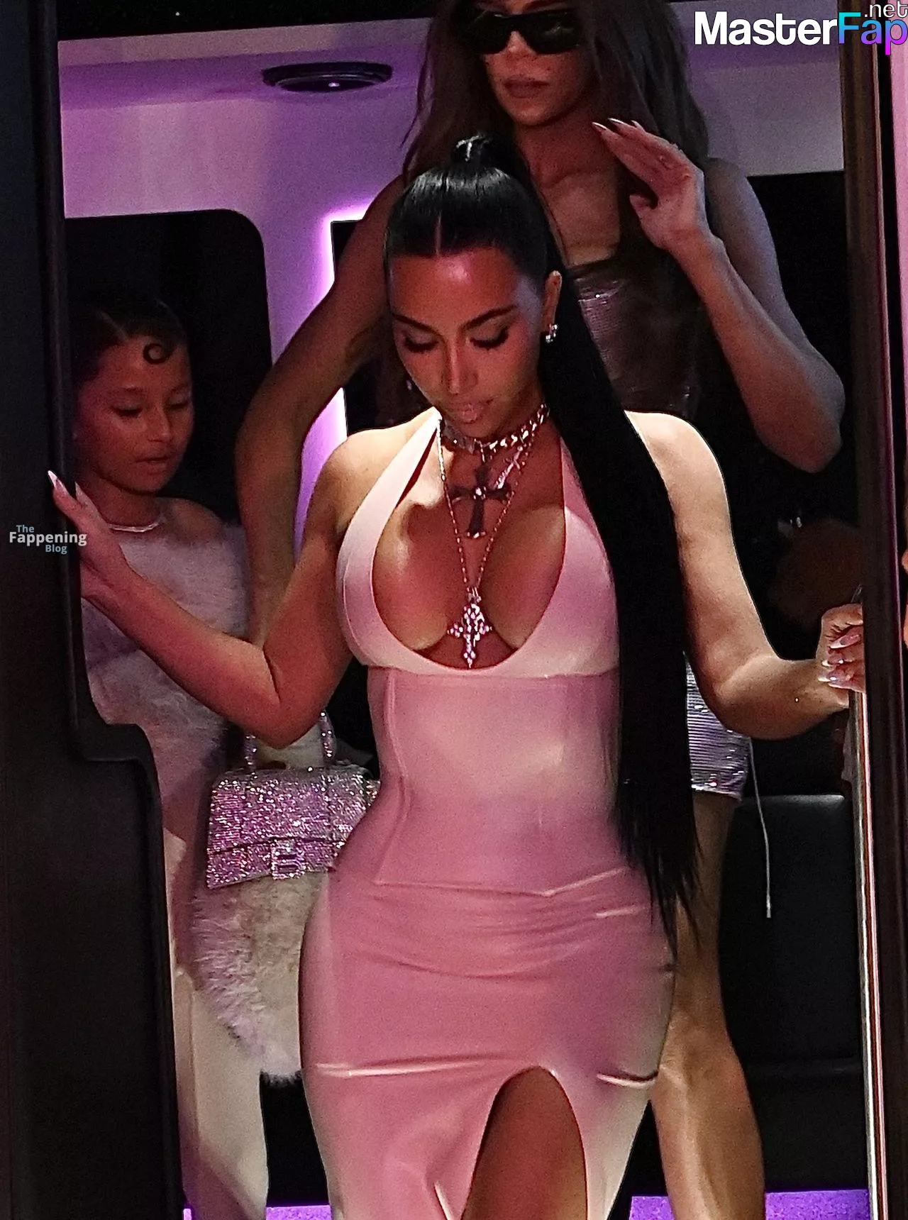 Kim Kardashian Free Leaked Boobs Picture