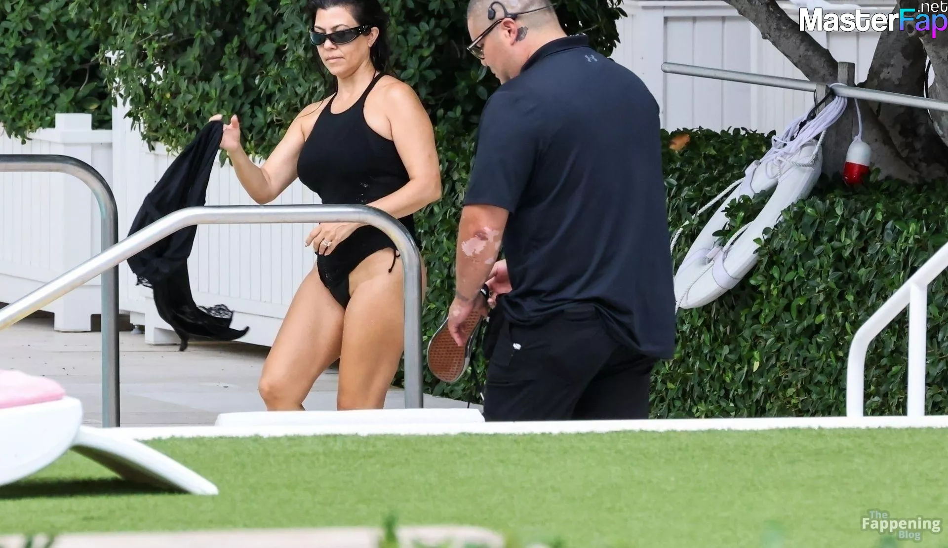 Kourtney Kardashian Free Leaked Husband Picture