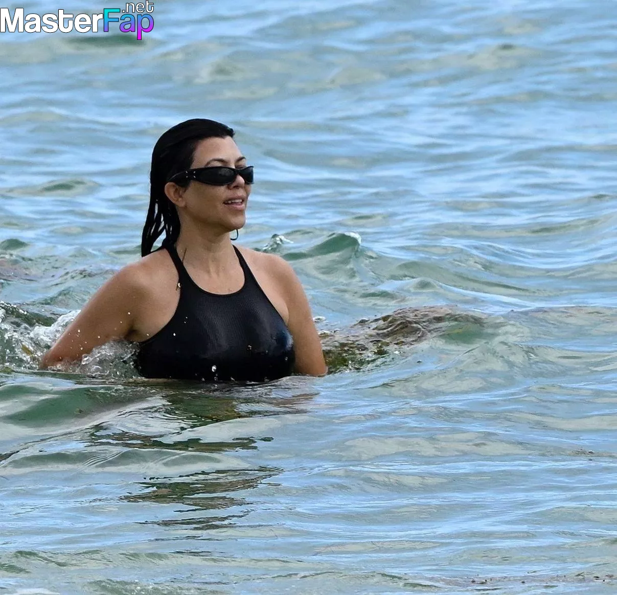 Kourtney Kardashian Free Leaked Lesbian leaks Picture