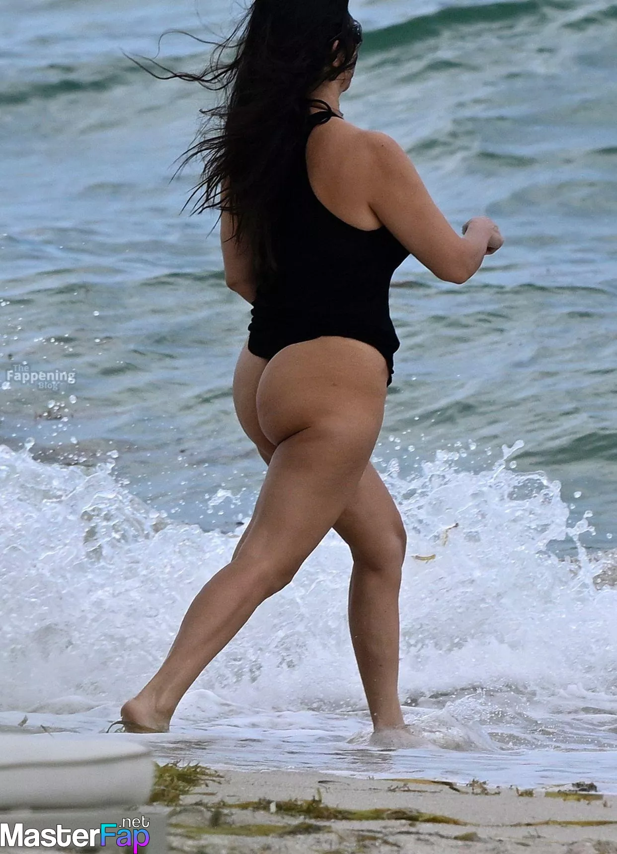 Kourtney Kardashian Free Leaked Bandage leaks Picture