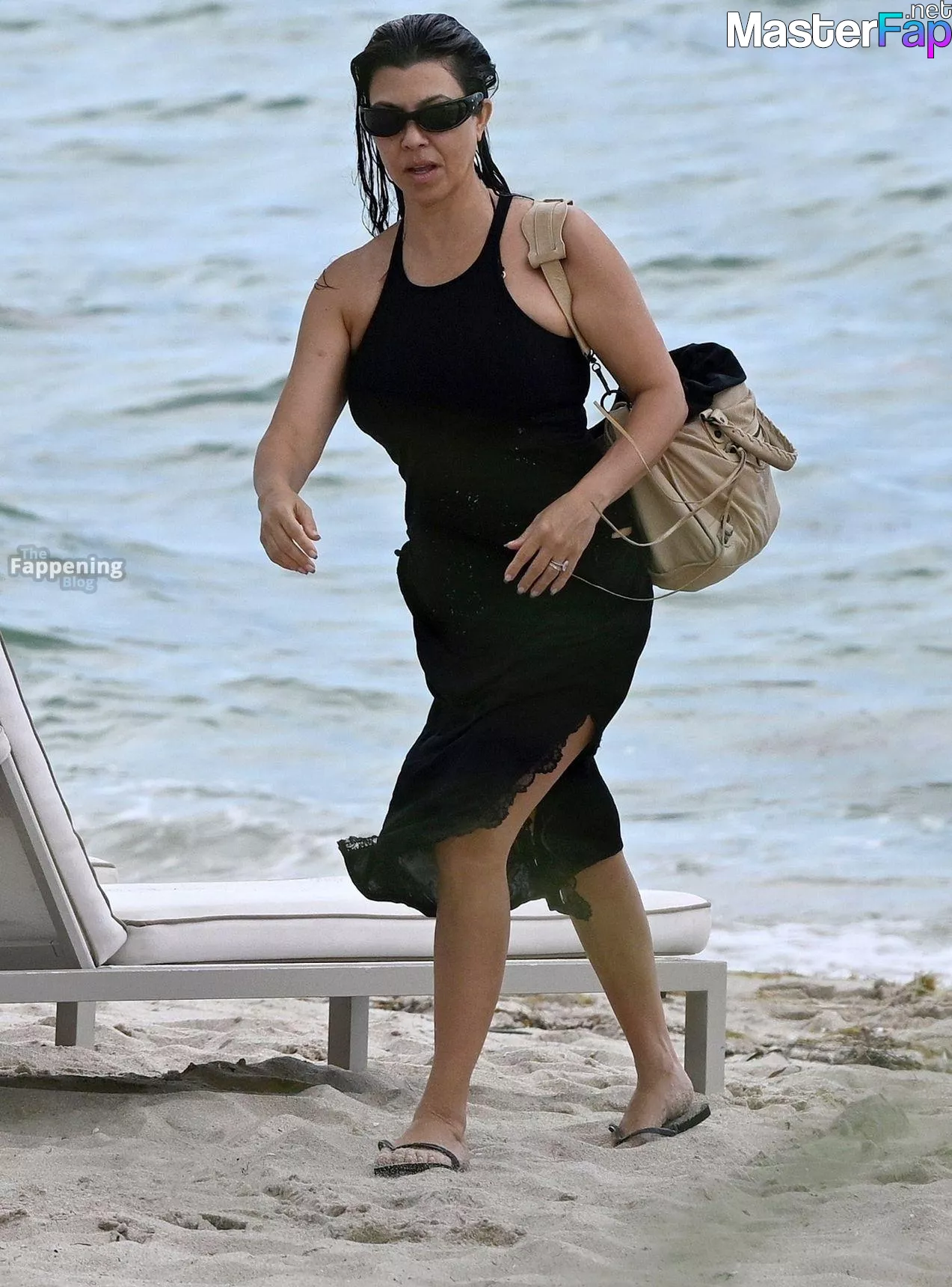 Kourtney Kardashian Free Leaked Rough leaks Picture