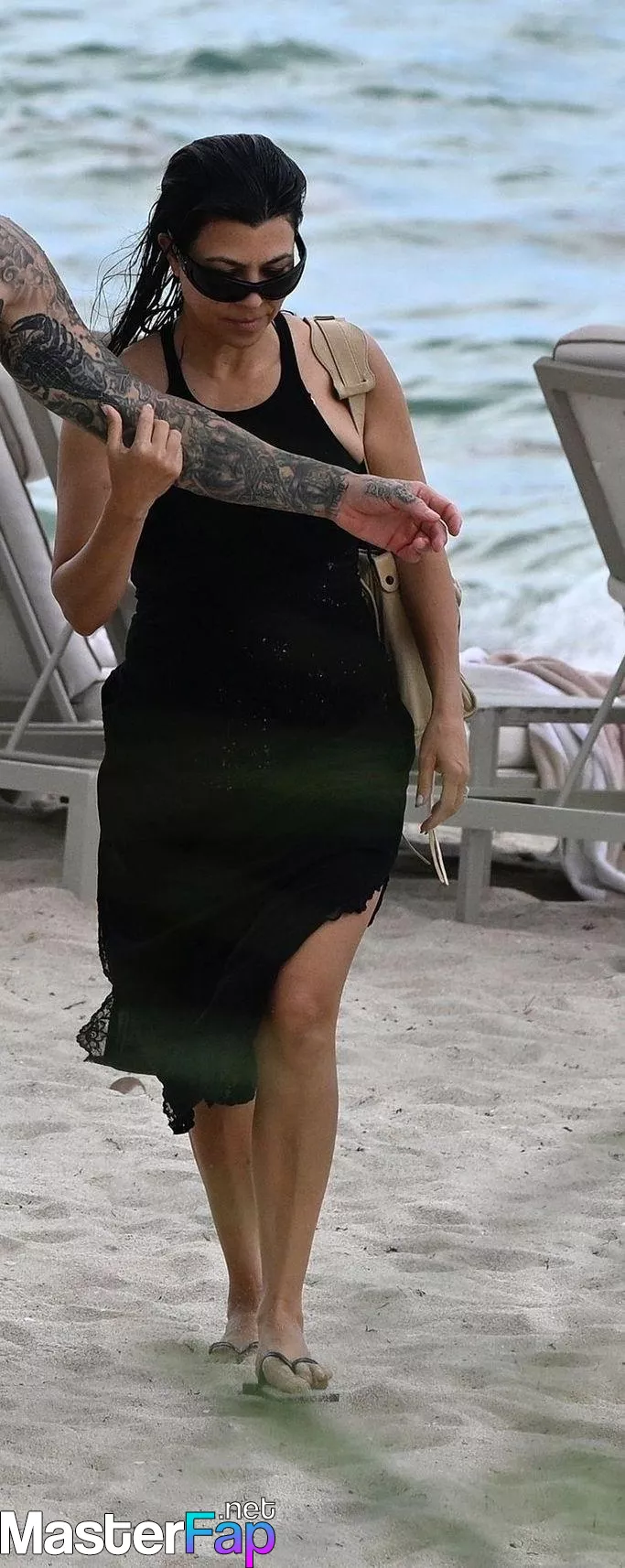 Kourtney Kardashian Free Leaked Party leaks Picture