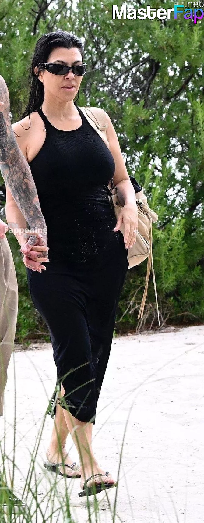 Kourtney Kardashian Free Leaked Licking leaks Picture