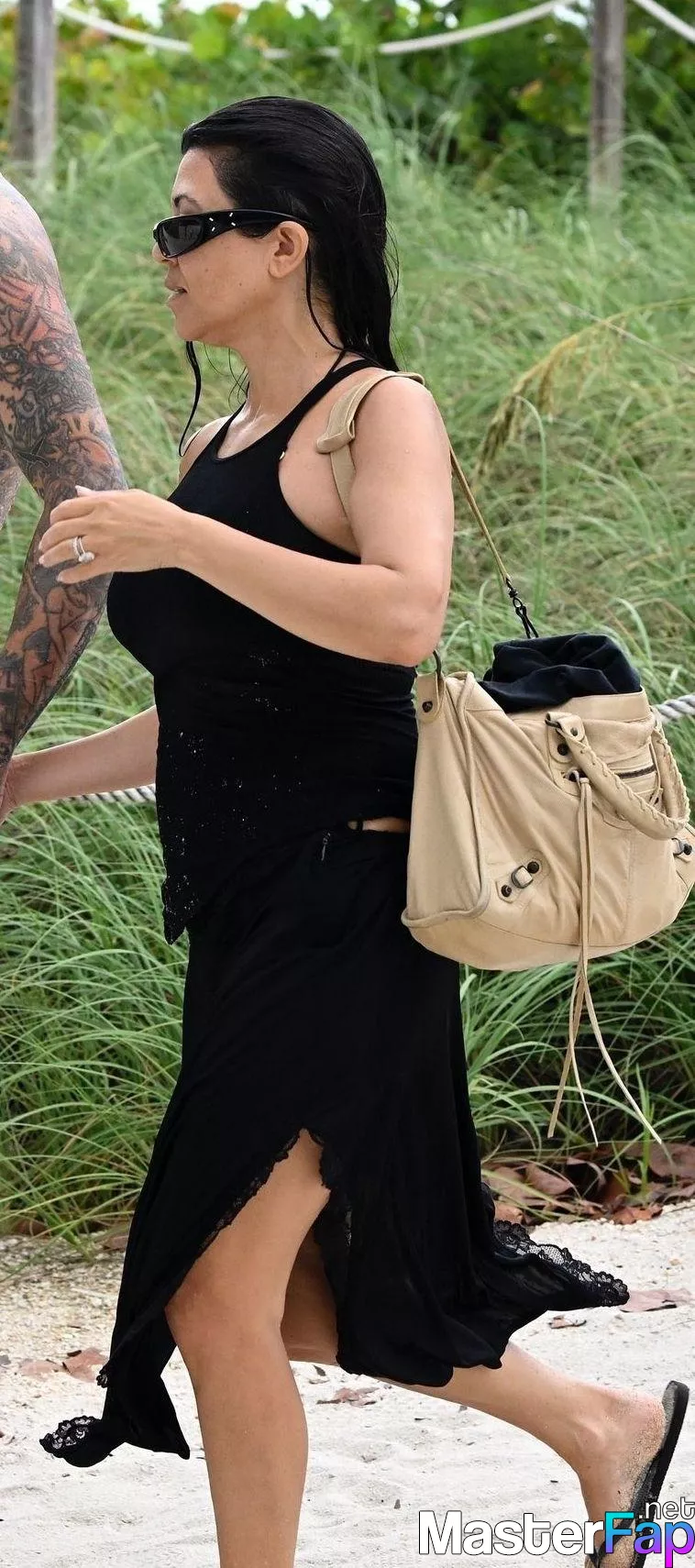 Kourtney Kardashian Free Leaked Butt leaks Picture