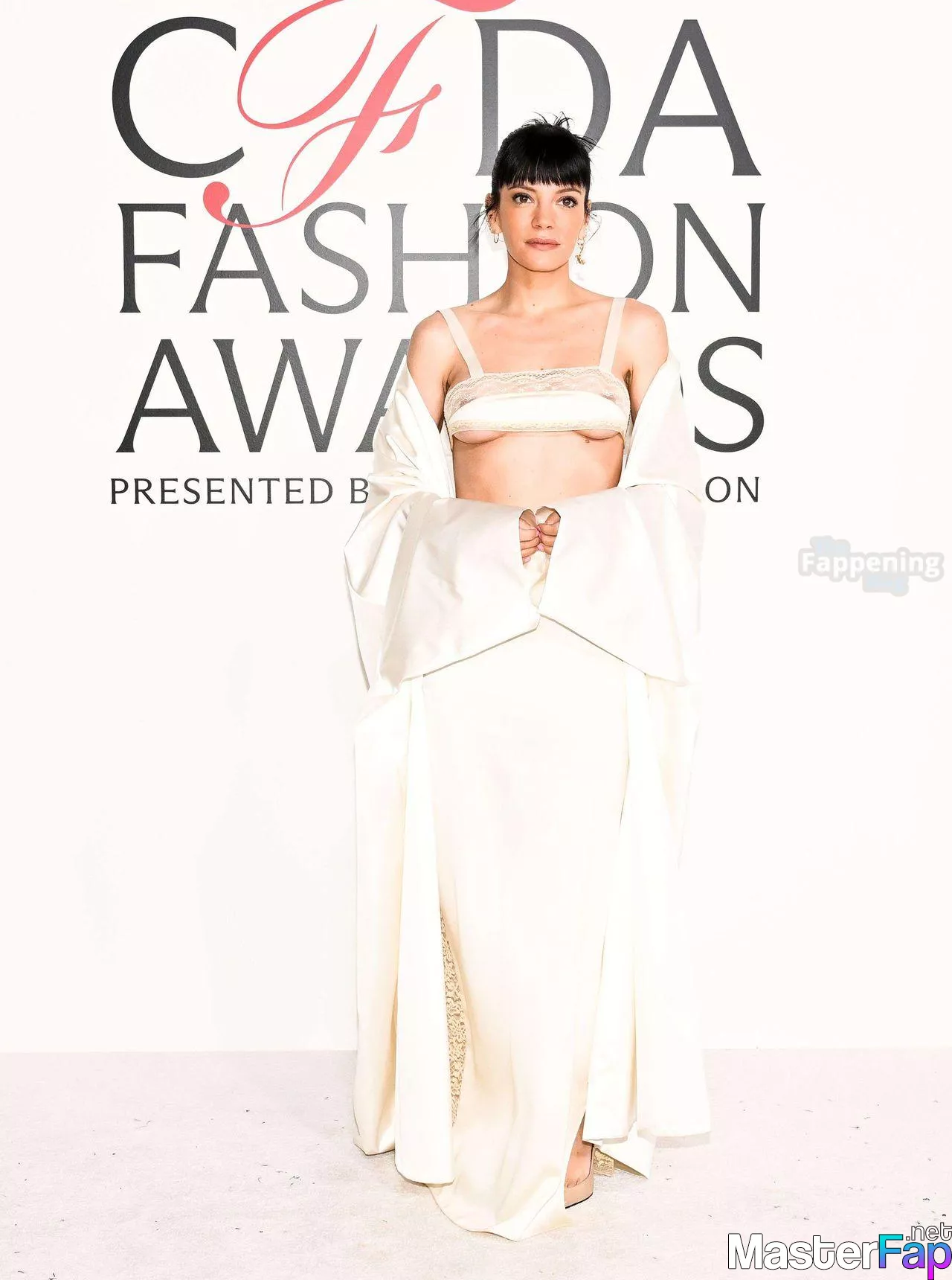 Lily Allen Free Leaked Backstage Picture