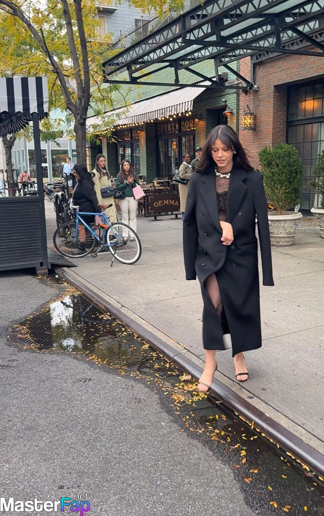 Mia Goth Free Leaked Party leaks Picture