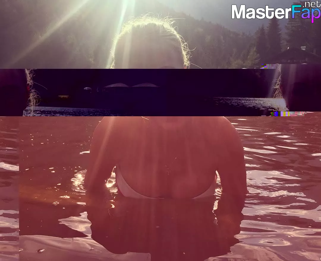 Miriam Goessner Free Leaked Backstage Picture