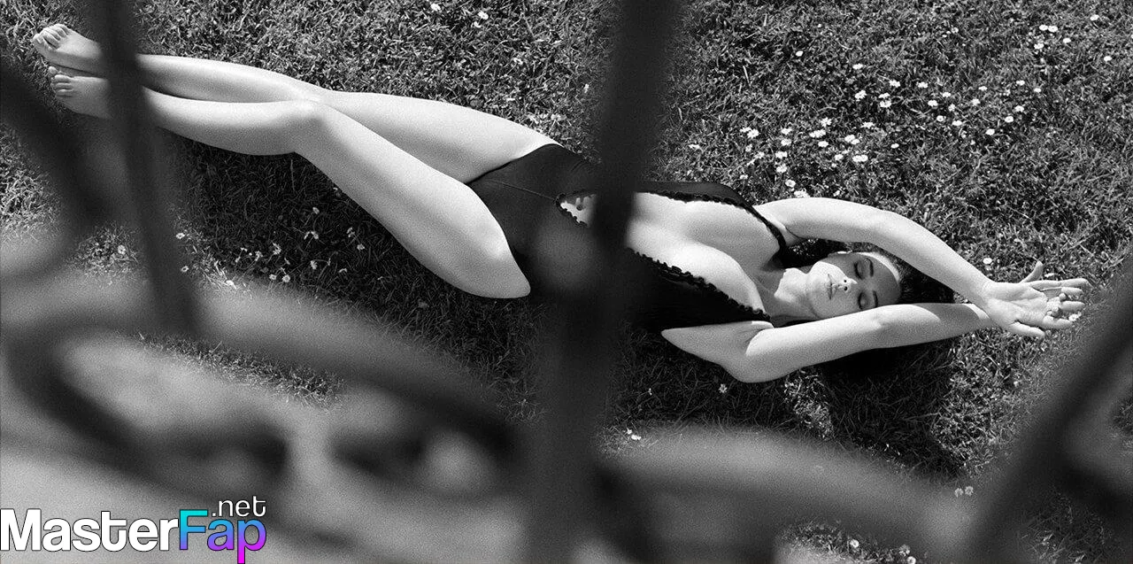 Monica Bellucci Free Leaked Tits Picture