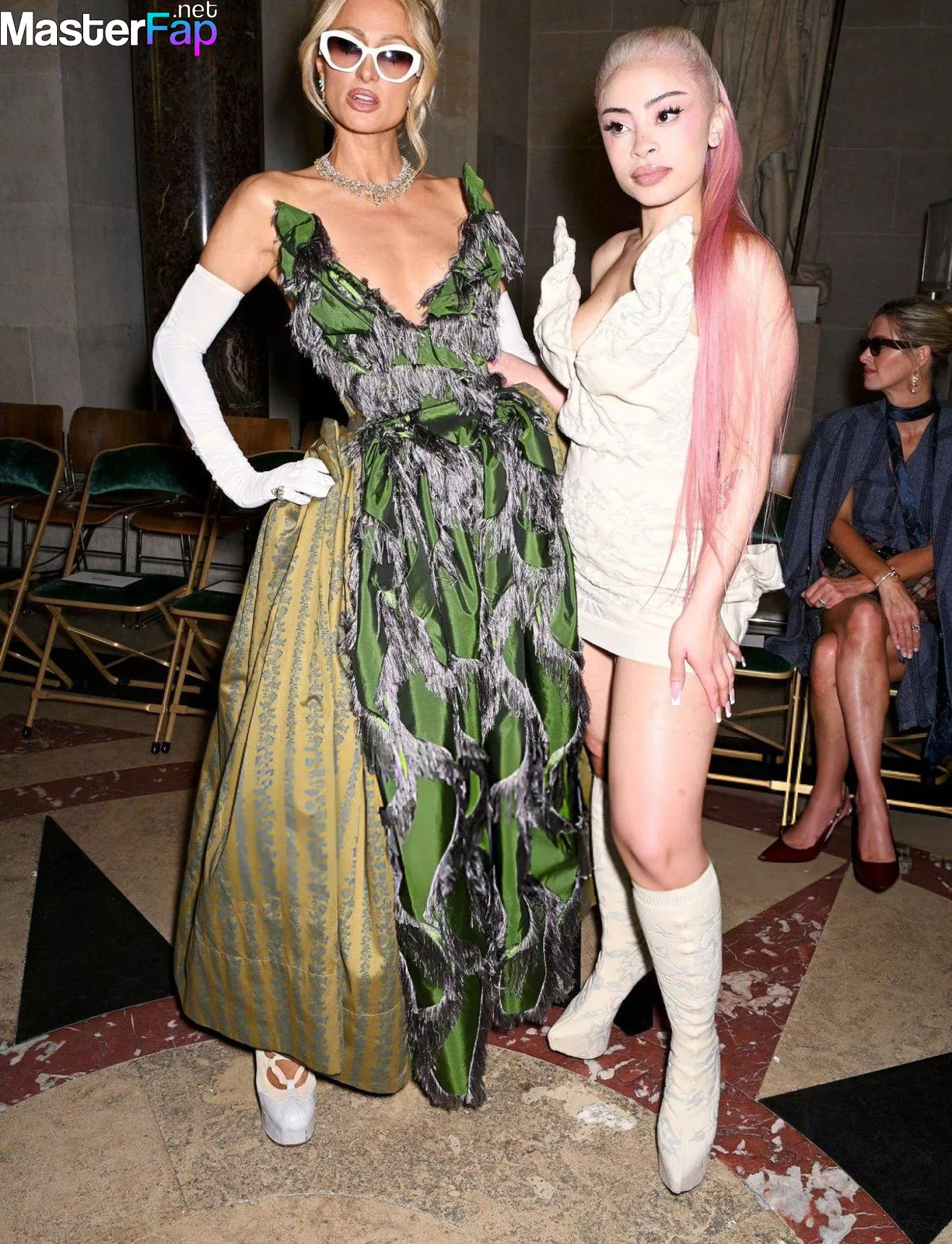 Paris Hilton Free Leaked Pee leaks Picture