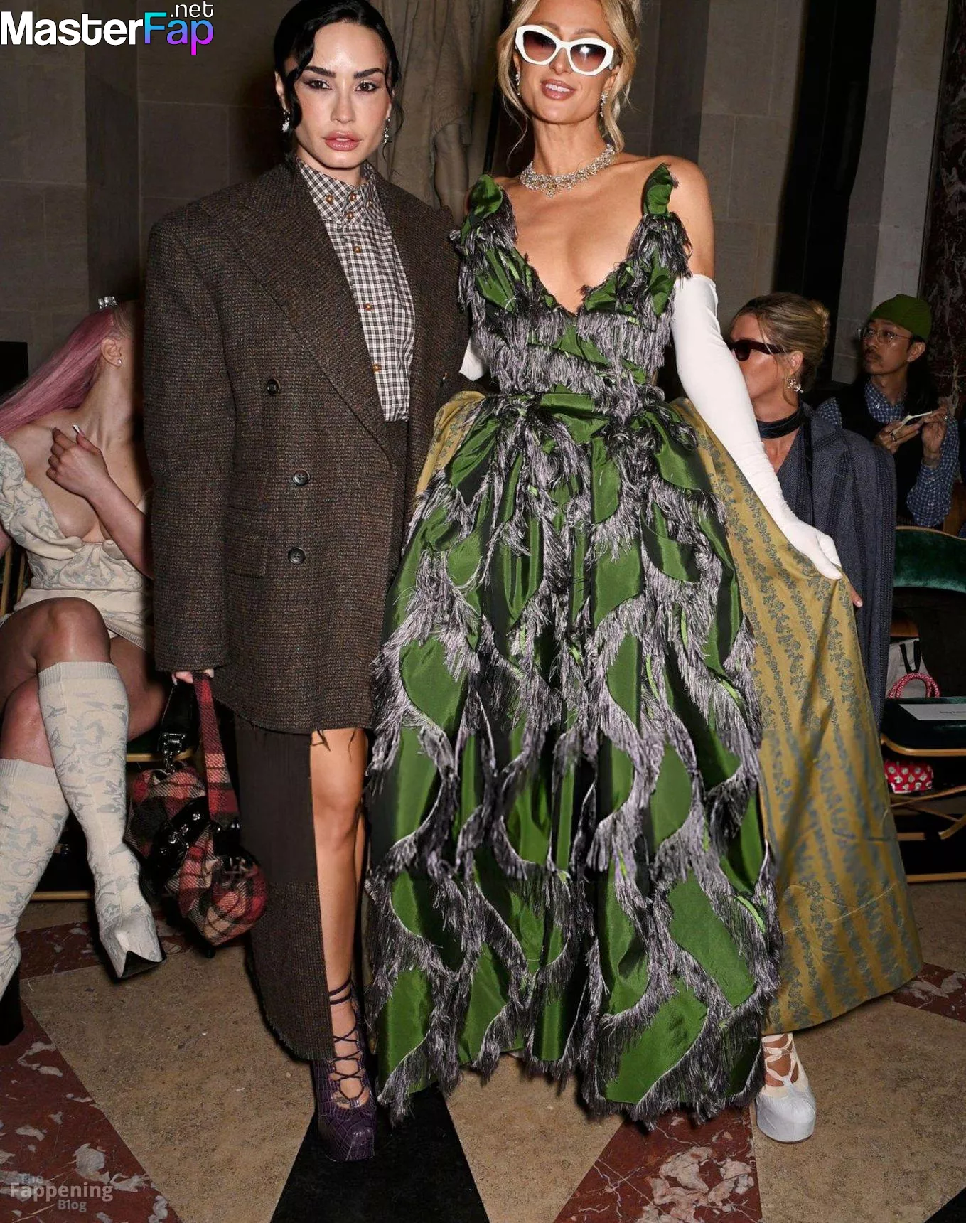 Paris Hilton Free Leaked Threesome leaks Picture