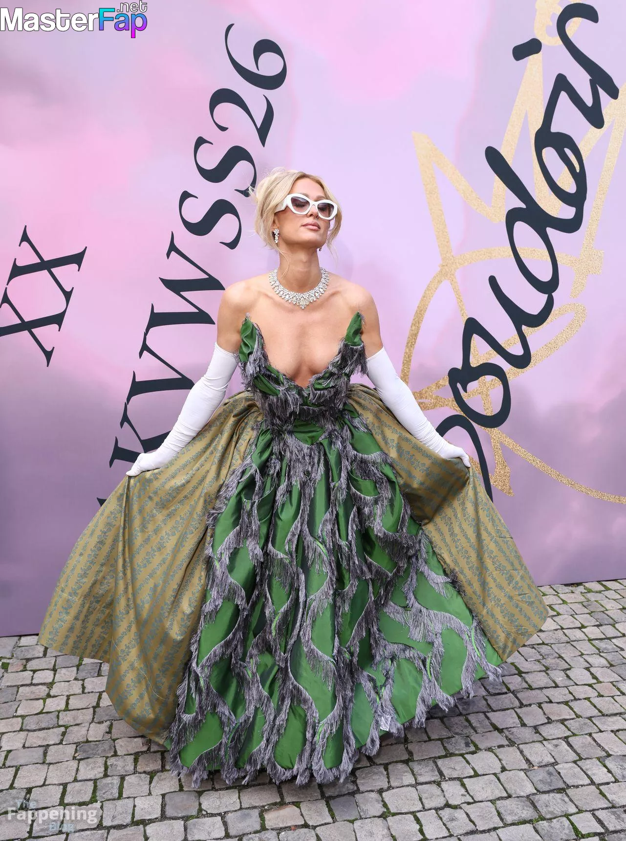 Paris Hilton Free Leaked Licking Picture