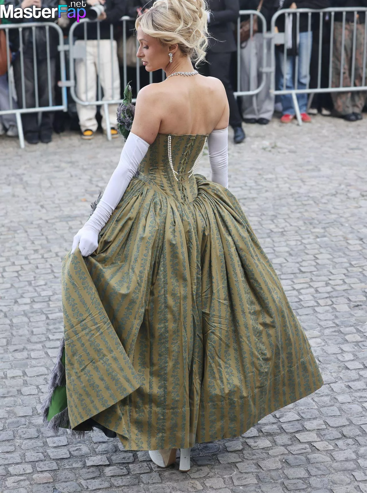 Paris Hilton Free Leaked Vagina Picture