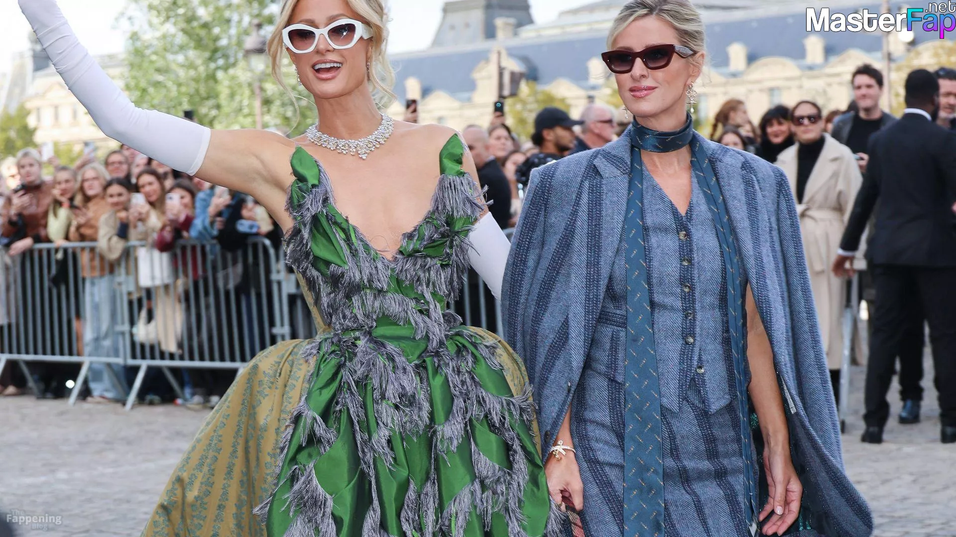 Paris Hilton Free Leaked Pee leaks Picture