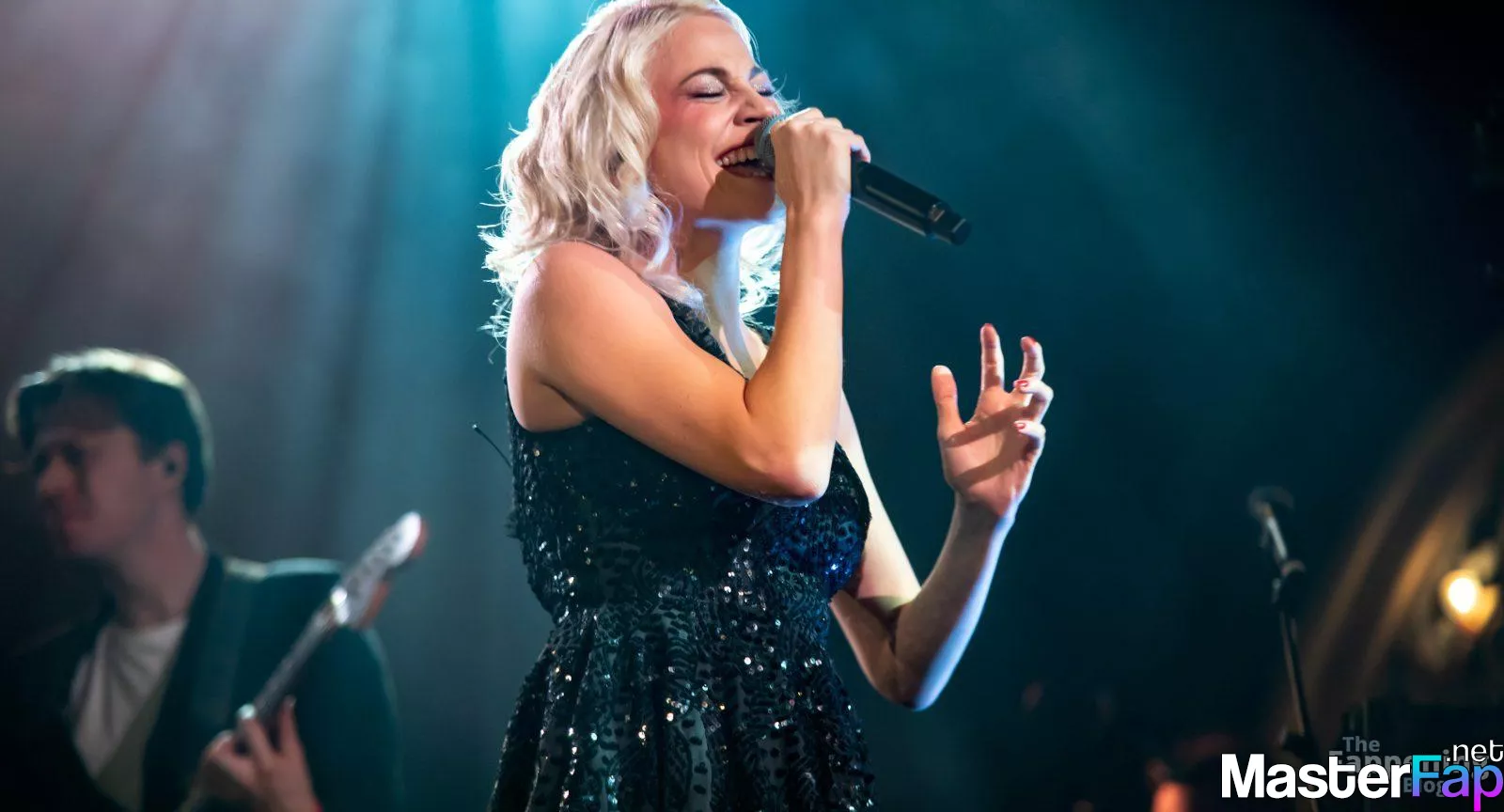 Pixie Lott Free Leaked Toys Picture