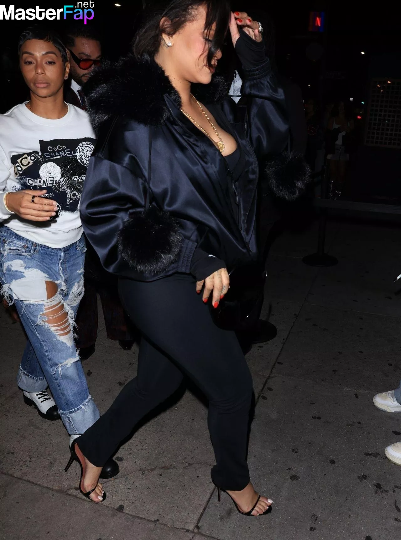 Rihanna Free Leaked Licking Picture